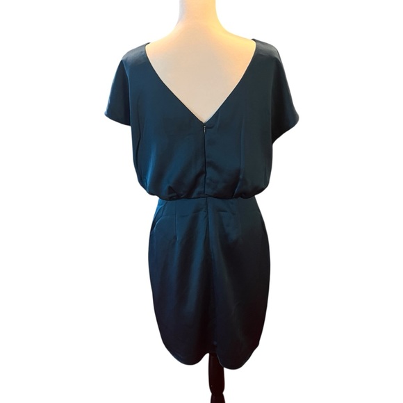 Trina Turk Amuse Satin Green Sleeveless Sheath Cocktail Party SZ Small new - Picture 4 of 8